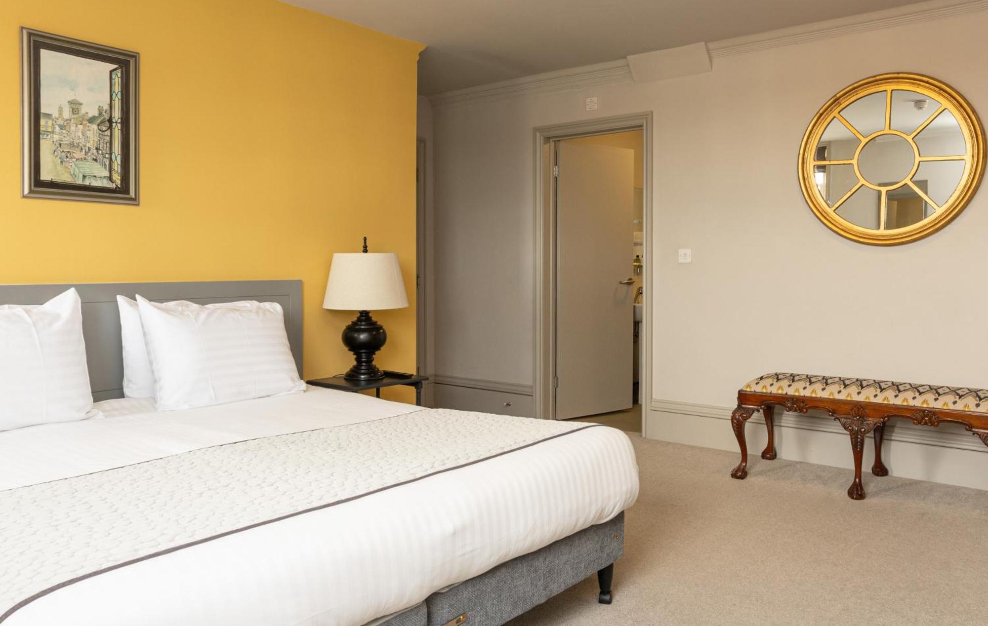 Woodberry Inn Бриджнорс Экстерьер фото