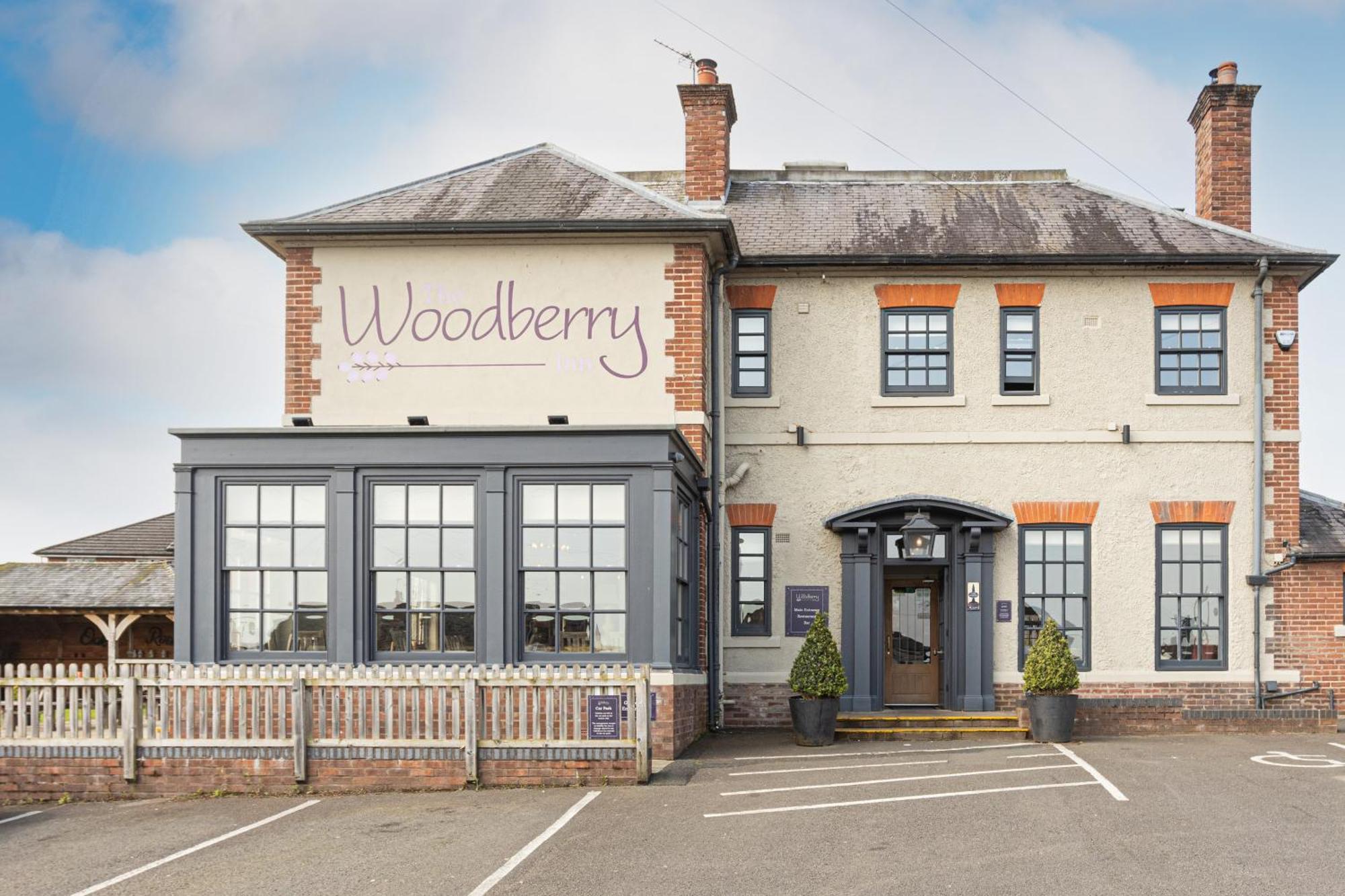 Woodberry Inn Бриджнорс Экстерьер фото